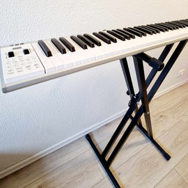 88 lykla ferða-piano með MIDI, ásláttarskynjara, ljósi í lyklum til að læra